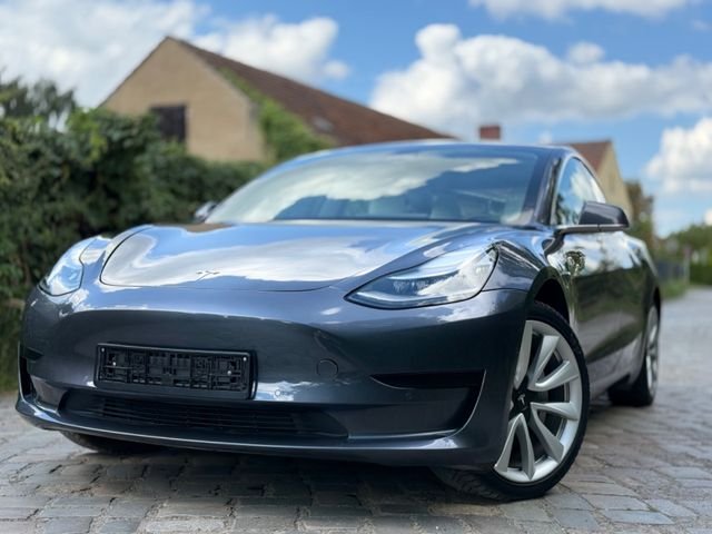 Tesla Model 3 RWD